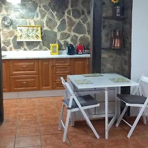 Casa Del Limonero Guaro